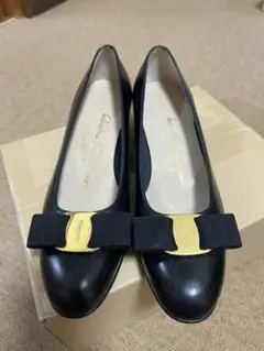 美品 フェラガモ パンプス 黒
