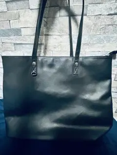 黒のビジネスバッグ 合成皮革