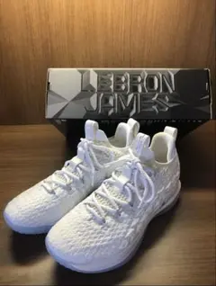 Nike LeBron 15 Low “Triple White レブロン