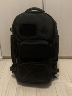 35Lバックパック HELSINKI BACKPACK リュック黒 L 万能ビジネス＆アウトドア】ヘルシンキ 大型リュック by