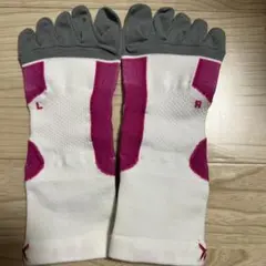 ホワイト ピンク 指分かれソックス 22.5-24cm