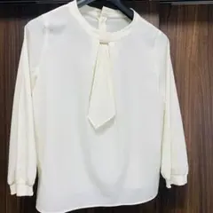 【美品】 レディース・長袖シャツ（YECCA VECCA）Fサイズ