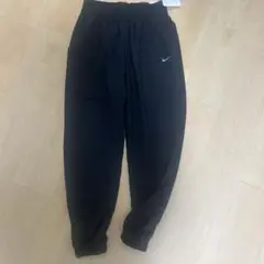 NIKE ナイロンパンツ　ブラック