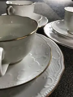 Boroque ホワイトカップ・ソーサーセット（3個）