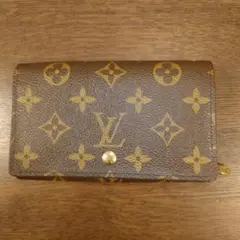 VUITTON ラウンドファスナー付き財布