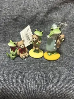 コポー置き物　カエルとくま