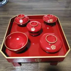 赤い天然木製漆塗りお食い初めセット