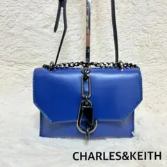 CHARLES&KEITH ターンロックショルダーバッグ　ブルー