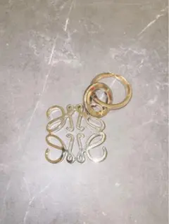 とにかく可愛い❗️LOEWE アナグラムキーリングゴールド