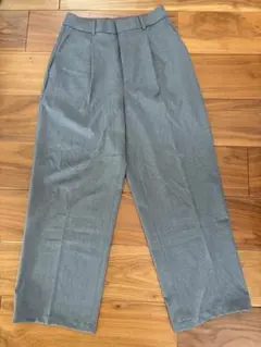 UNIQLO グレー テーパードパンツ Mサイズ