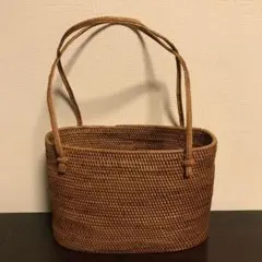 アタ製のカゴ