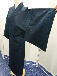 裄65.2cm★結城紬 濃紺黒地に紺の織り柄 正絹 真綿紬 仕付け糸付