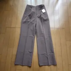 アースミュージック&エコロジー センタープレスストレートパンツ Sサイズ