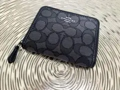 COACH コーチ　二つ折り財布　新品　国内正規店購入品　【送料無料】