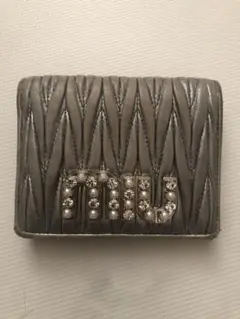 MIUMIU 二つ折り財布