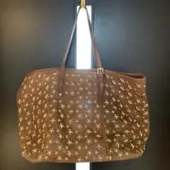 ジミーチュウでは人気のトートバッグ(^^)⭐︎