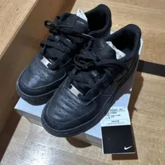 NIKE エアフォース1 キッズ　23.5 黒