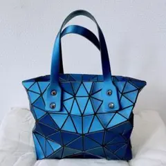 幾何学タイル風ハンドバッグ ブルー メタリック