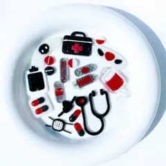 #0011シリコンモールド　医療　デコパーツ　お薬　ナース　トレカケース　レンジ