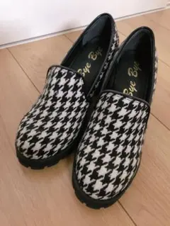 新品　BYEBYE 千鳥格子柄　ヒール