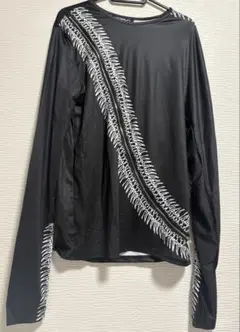 黒のナイロン長袖シャツチャックデザイン