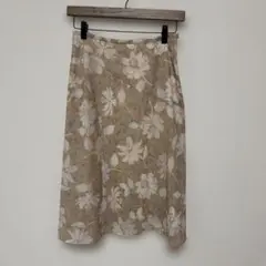 ひざ丈スカート ピンクベージュ　花柄　Mサイズ