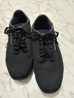 Reebok CLASSIC スニーカー　黒28
