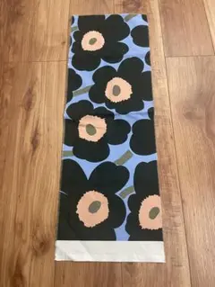 マリメッコ生地 ピエニウニッコ　72cm×25cm