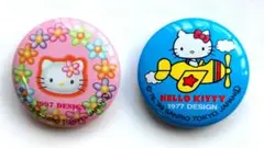 【285点まとめ】ハローキティ キーホルダー/缶バッチ/ミニ皿 285点まとめ】ハローキティ キーホルダー/缶バッチ/ミニ皿