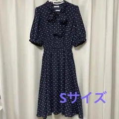 匿名配送　ボウタイワンピース　Sサイズ レトロ柄