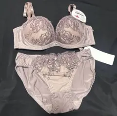 Item thumbnail for item bfa3cedd-c5a3-4db7-b7ee-14f44493c845