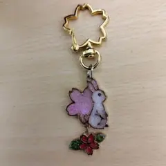 ウサギと桜のチャーム