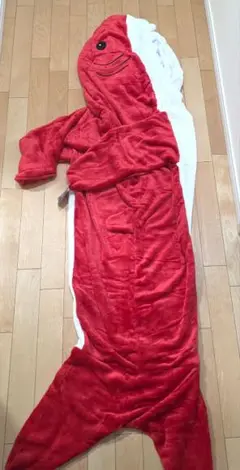 新品タグ付き未使用　サメ型ルームウェア レッド 　着ぐるみ
