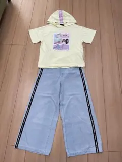 LovetoxicイエローTシャツとライトブルージーンズセット
