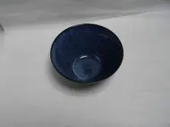 テーブルウエアイースト フルートデザイン台型の青い茶碗 約11cm 未使用保管品