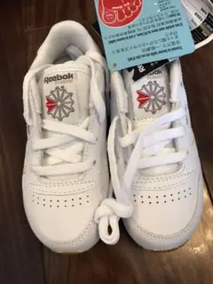 リーボック　キッズスニーカー