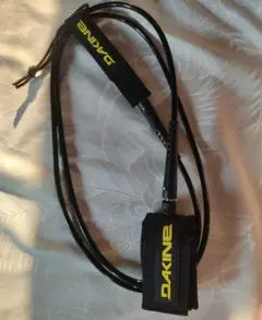 DAKINE ダカイン黒 ／イエロー文字　 リーシュコード新品 6ft7mm