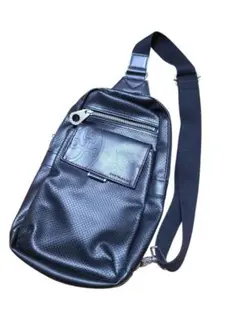 CASTELBAJAC ブラックメッシュボディバッグ