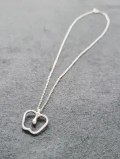 【ティファニー】
TIFFANY&Co
アップルモチーフ シルバーネックレス