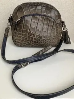 JRA認定　CITES　クロコダイル　ショルダーバッグ　グレー　タッセルチャーム