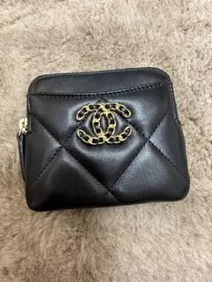 CHANEL 19 マトラッセ ジップコインパース ※値下げ中