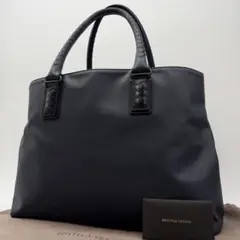 Item thumbnail for item 3f2de3a5-1e9c-4076-b6f0-f932a1322ee1