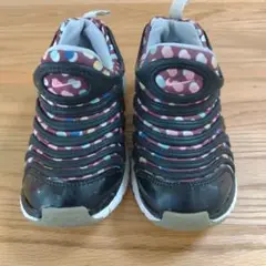 NIKE ダイナモフリー　18cm