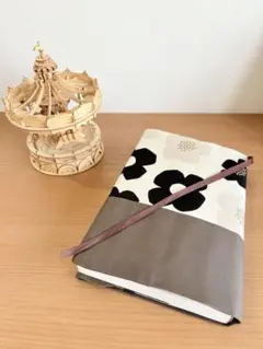 読書好きのブックカバー 単行本 四六判用