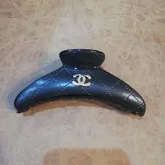 CHANEL ブラック ヘアクリップ特大