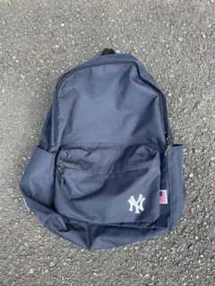 NEW YORK ヤンキース ロゴ バックパック　ネイビー