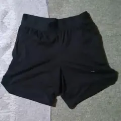 プーマ トレーニング ショートパンツ Mサイズ 黒色