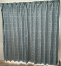 ニトリ　100×200 4枚　幾何学模様？ ドレープカーテン　タッセルなし