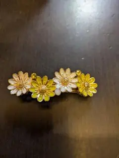 花モチーフ バレッタ ホワイト イエロー