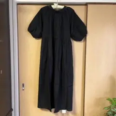 （新品　未使用）黒の装飾付き半袖ロングワンピース ブラック　ゆったり　タグ付き